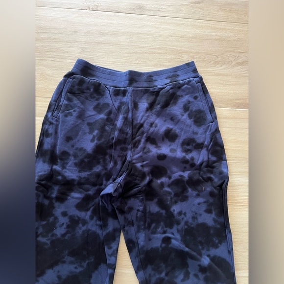 525 Revolve Anthropologie Women’s Black Tie-Dye Joggers Streetwear Sweatpants - Picture 3 of 6